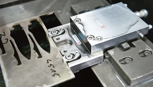 CLAMPING ELEMENTS FOR ALL WORKPIECES